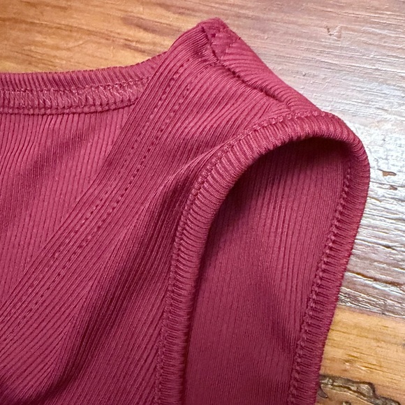 Red Crop Ribbed Top (S) - Picture 3 of 3